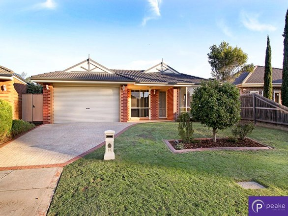 18 Charles Conder Place, Berwick VIC 3806