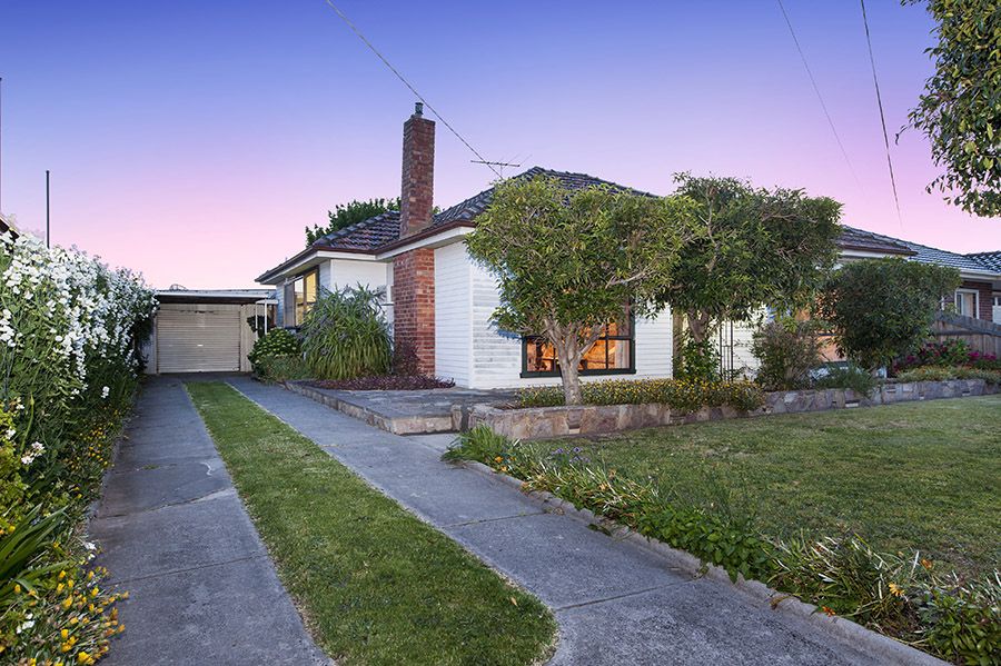 43 Snell Grove, Oak Park VIC 3046