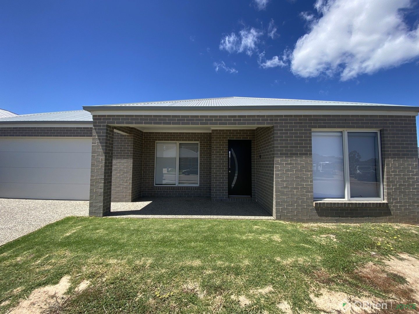 3 bedrooms House in 21 Sarakos Circuit WANGARATTA VIC, 3677