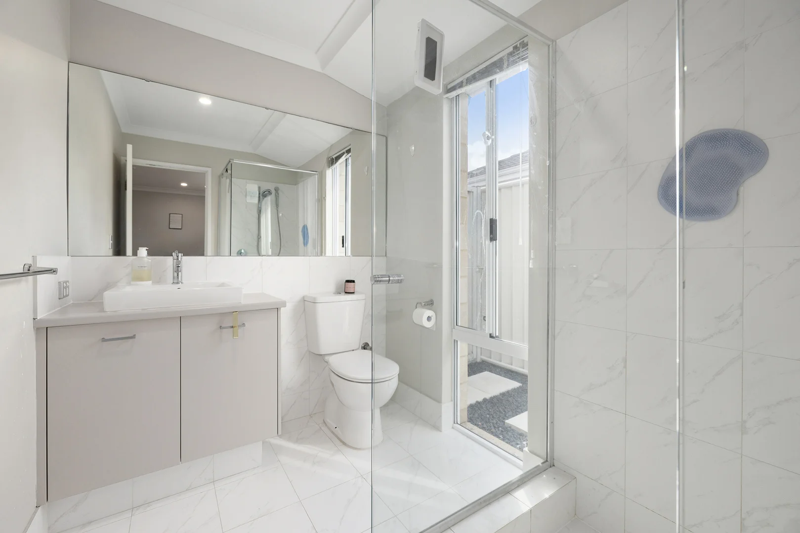 Additional image 16 of 4 Fernhill Promenade, Harrisdale WA 6112