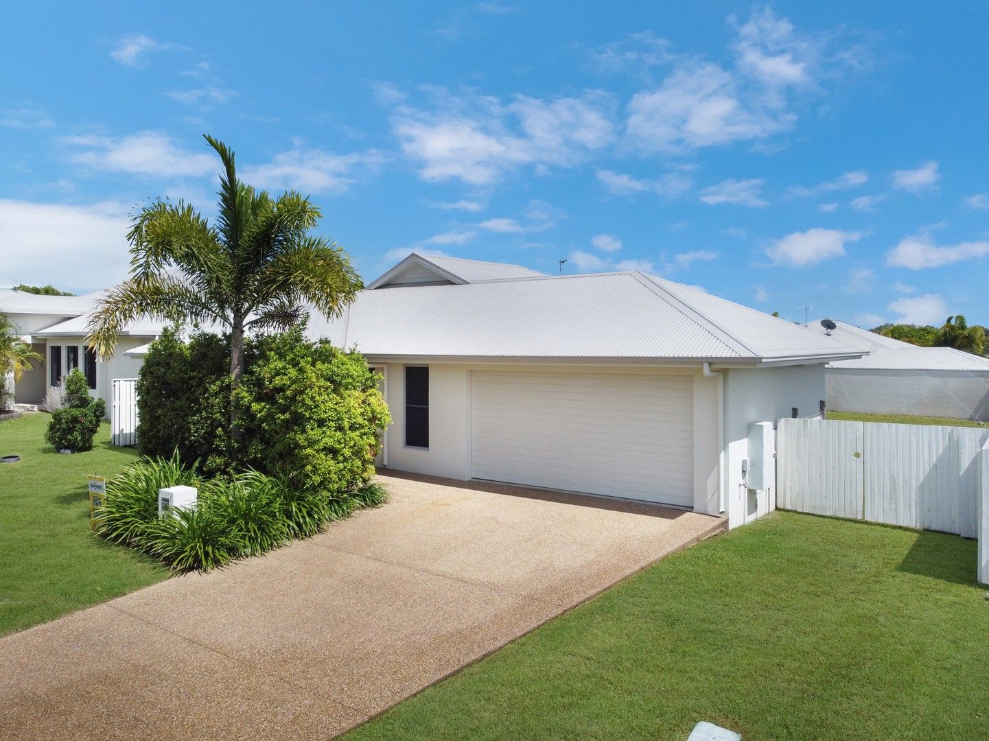 4 bedrooms House in 18 Baird Court BUSHLAND BEACH QLD, 4818