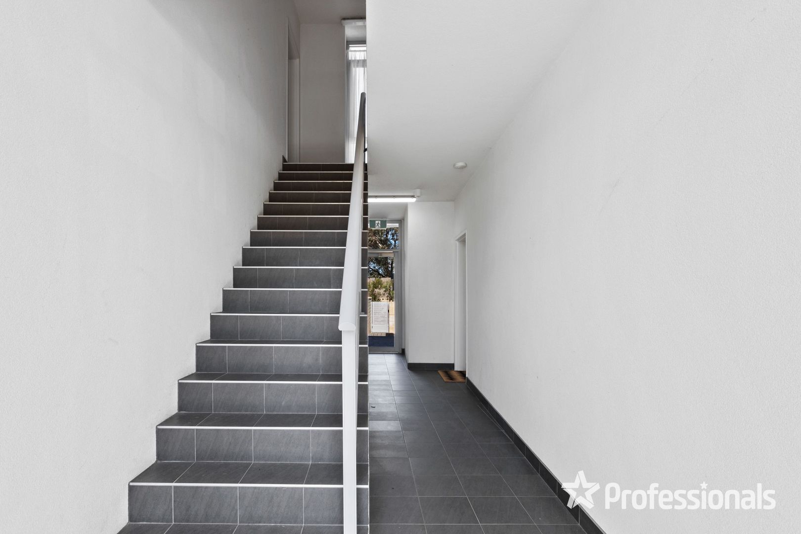 Curated visual reference: Fresh Look at 10 32 Congenial Loop Atwell Wa 6164 Apartment For Rent