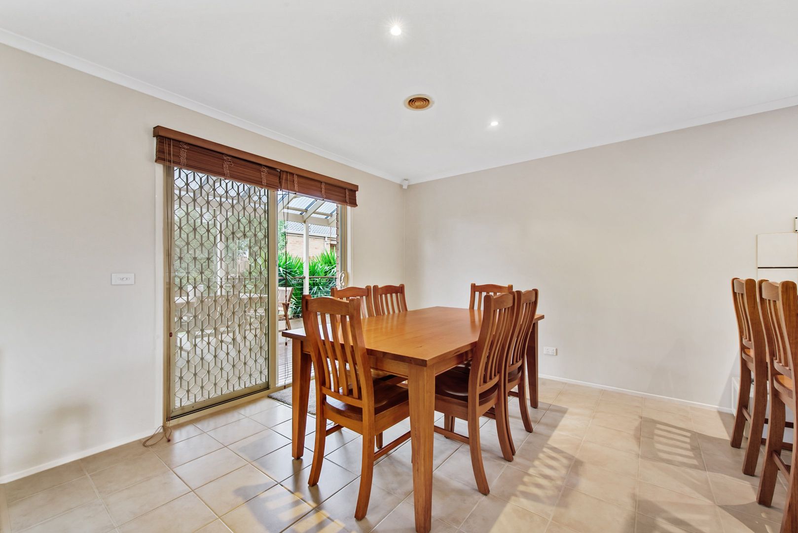 4 Kalista Avenue, Hillside VIC 3037, Image 2