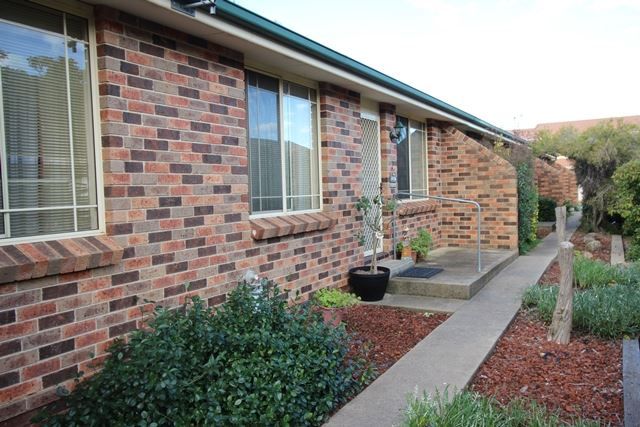 2/76A Olney Street, Cootamundra NSW 2590, Image 0