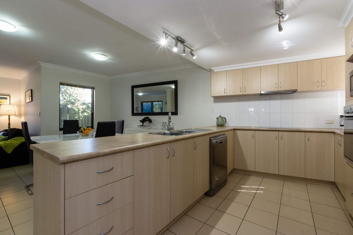 3 bedrooms Townhouse in 1D Pollard Street GLENDALOUGH WA, 6016