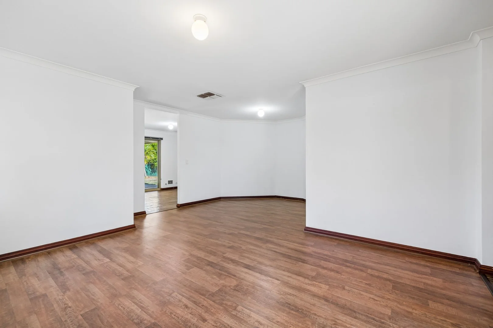 Additional image 3 of 4/116 Centre St, Queens Park WA 6107