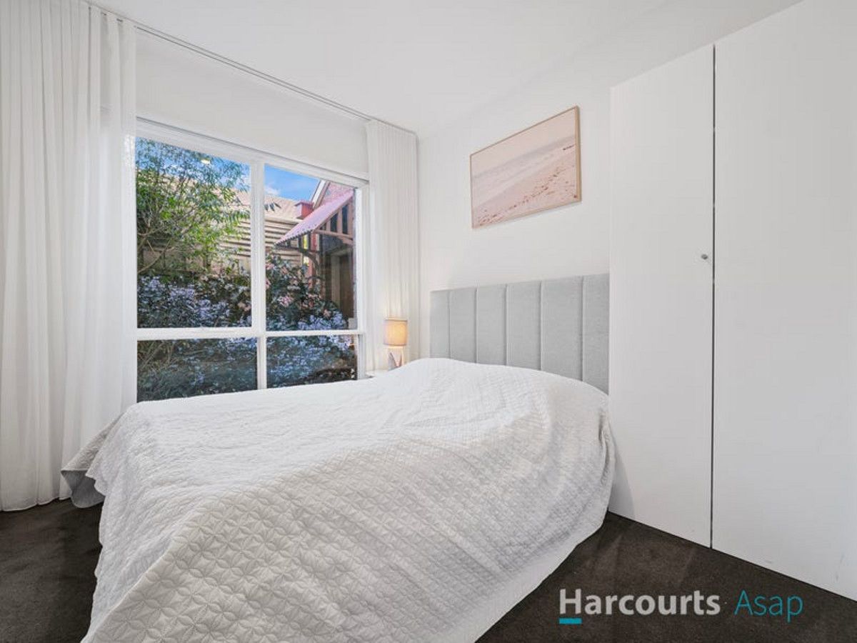 6 Alton Court Narre Warren VIC 3805 Domain