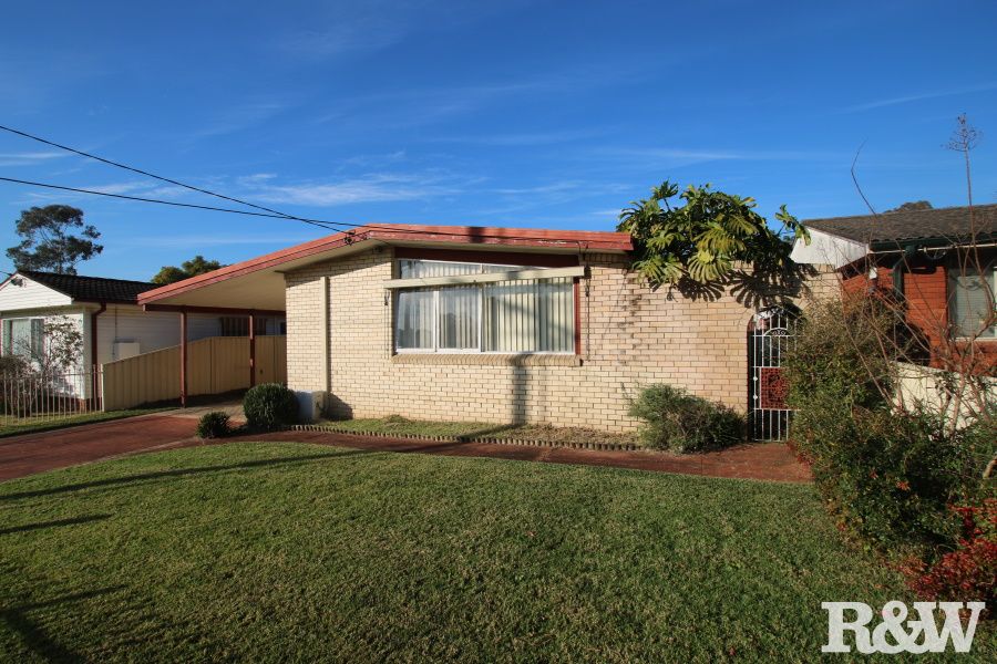 3 bedrooms House in 17 Rausch Street TOONGABBIE NSW, 2146