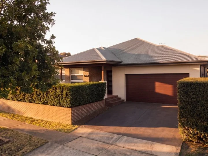 25 Highdale Terrace, Glenmore Park NSW 2745