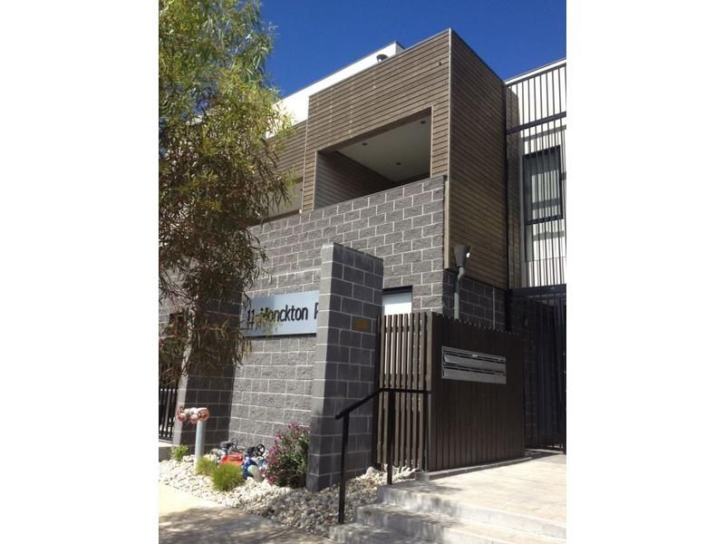 2 bedrooms Apartment / Unit / Flat in 12/11 Monckton Place CAROLINE SPRINGS VIC, 3023