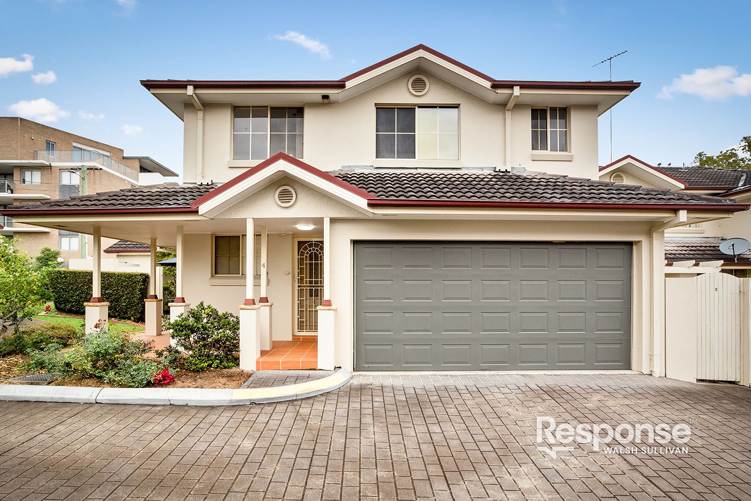 3 bedrooms Townhouse in 4/4-8 Meryll Avenue BAULKHAM HILLS NSW, 2153