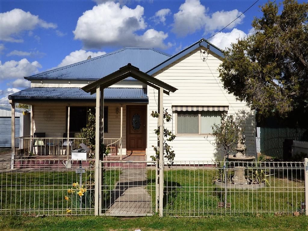 28 Warren Street, Cootamundra NSW 2590, Image 0