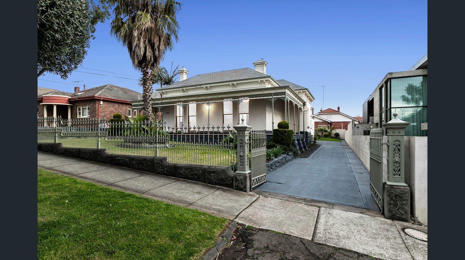 5 bedrooms House in 29 St Leonards Road ASCOT VALE VIC, 3032