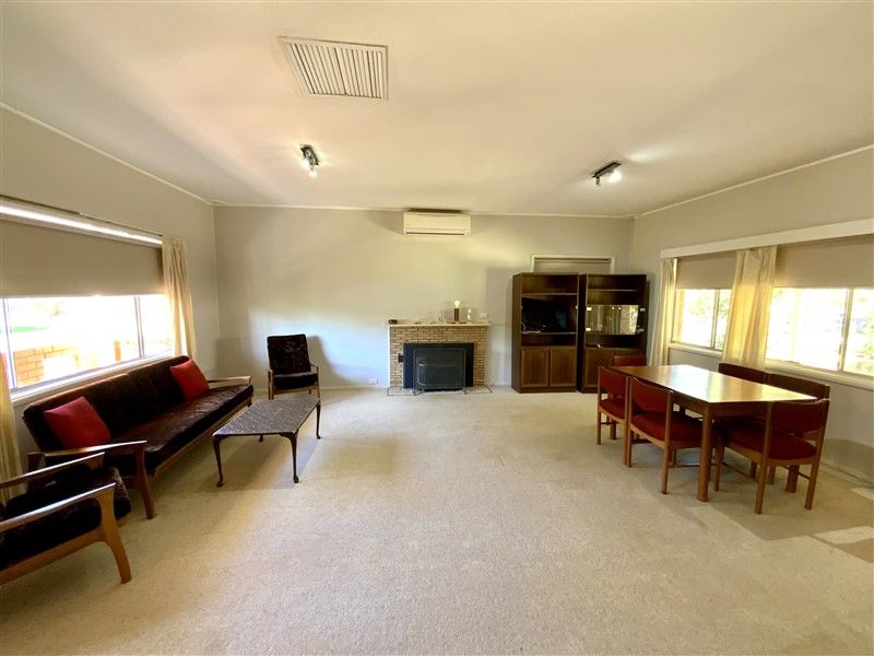 24 Bathurst Street, Forbes NSW 2871, Image 2