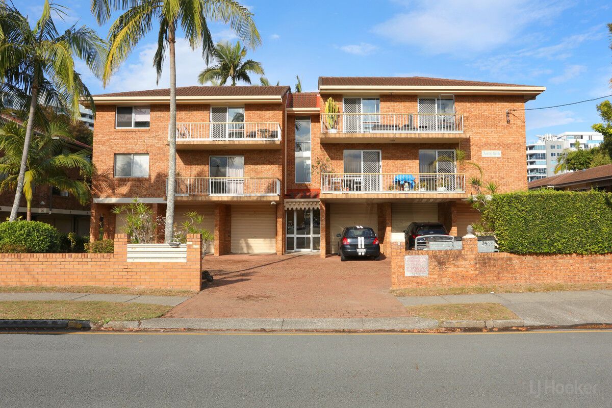 2/175 Muir Street, Labrador QLD 4215, Image 0