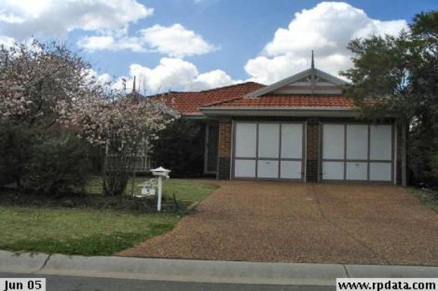 3 bedrooms House in 5 Timbara Court WATTLE GROVE NSW, 2173