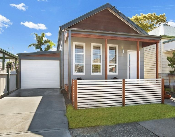 24 Gulliver Street, Hamilton NSW 2303