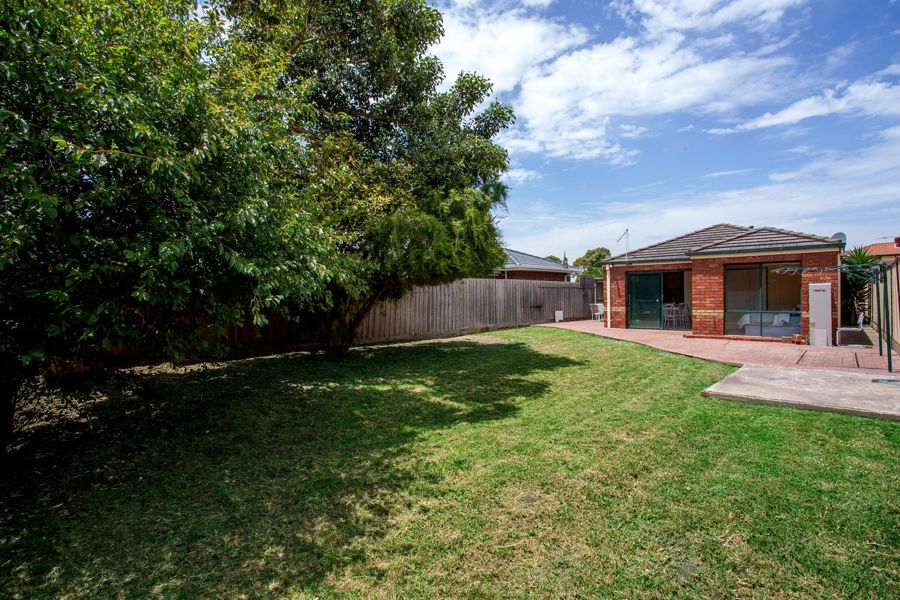 57 Rossiter Avenue, Roxburgh Park VIC 3064, Image 2