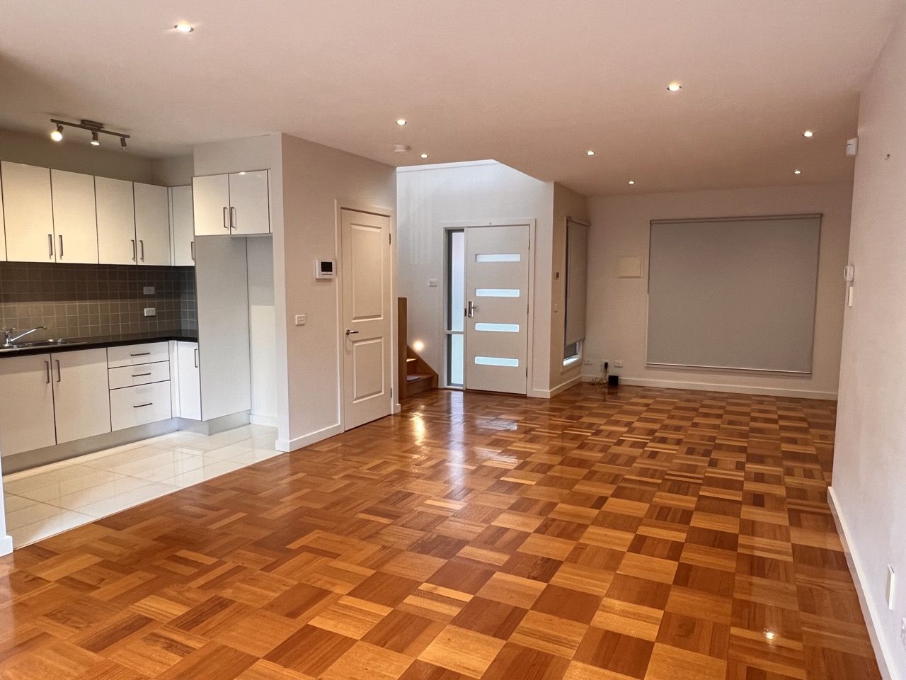 2/15A Golf Links Avenue, Oakleigh VIC 3166 Townhouse For Rent 850