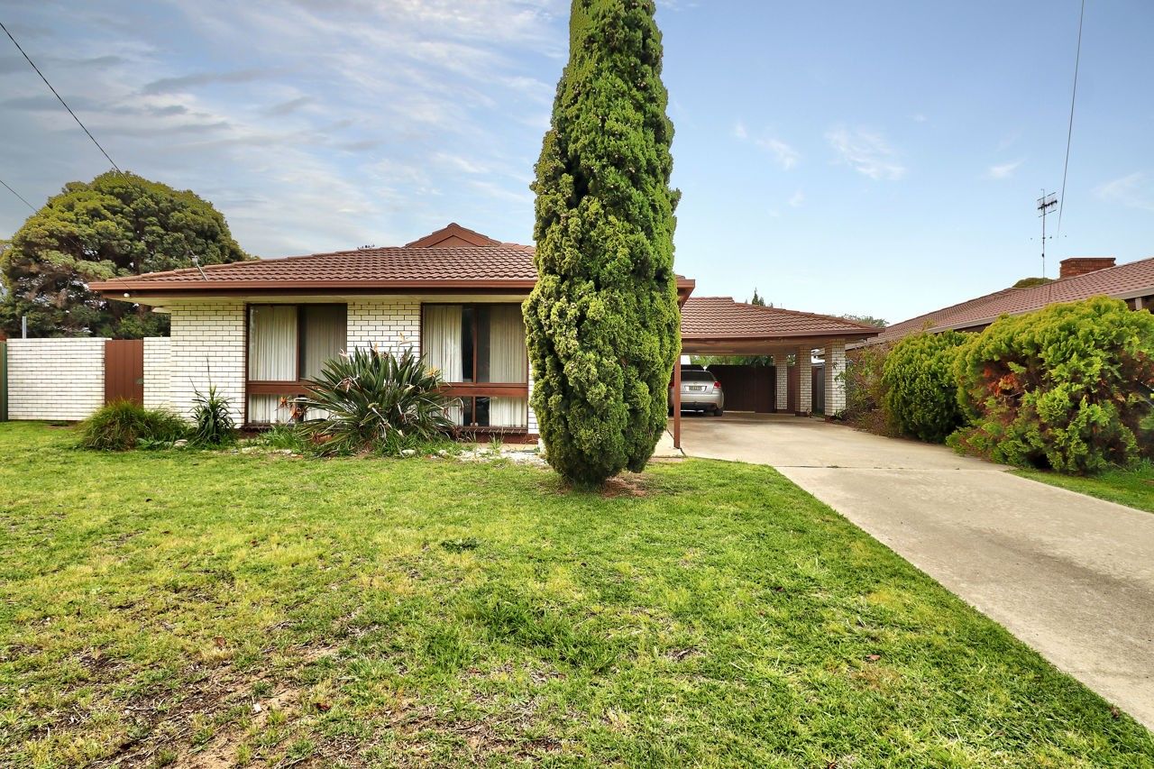 4 Holden Crt, Deniliquin NSW 2710, Image 0