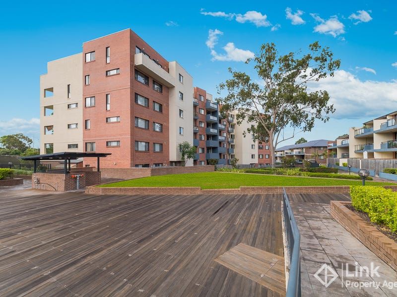 3 bedrooms Apartment / Unit / Flat in 48/1 Russell St BAULKHAM HILLS NSW, 2153