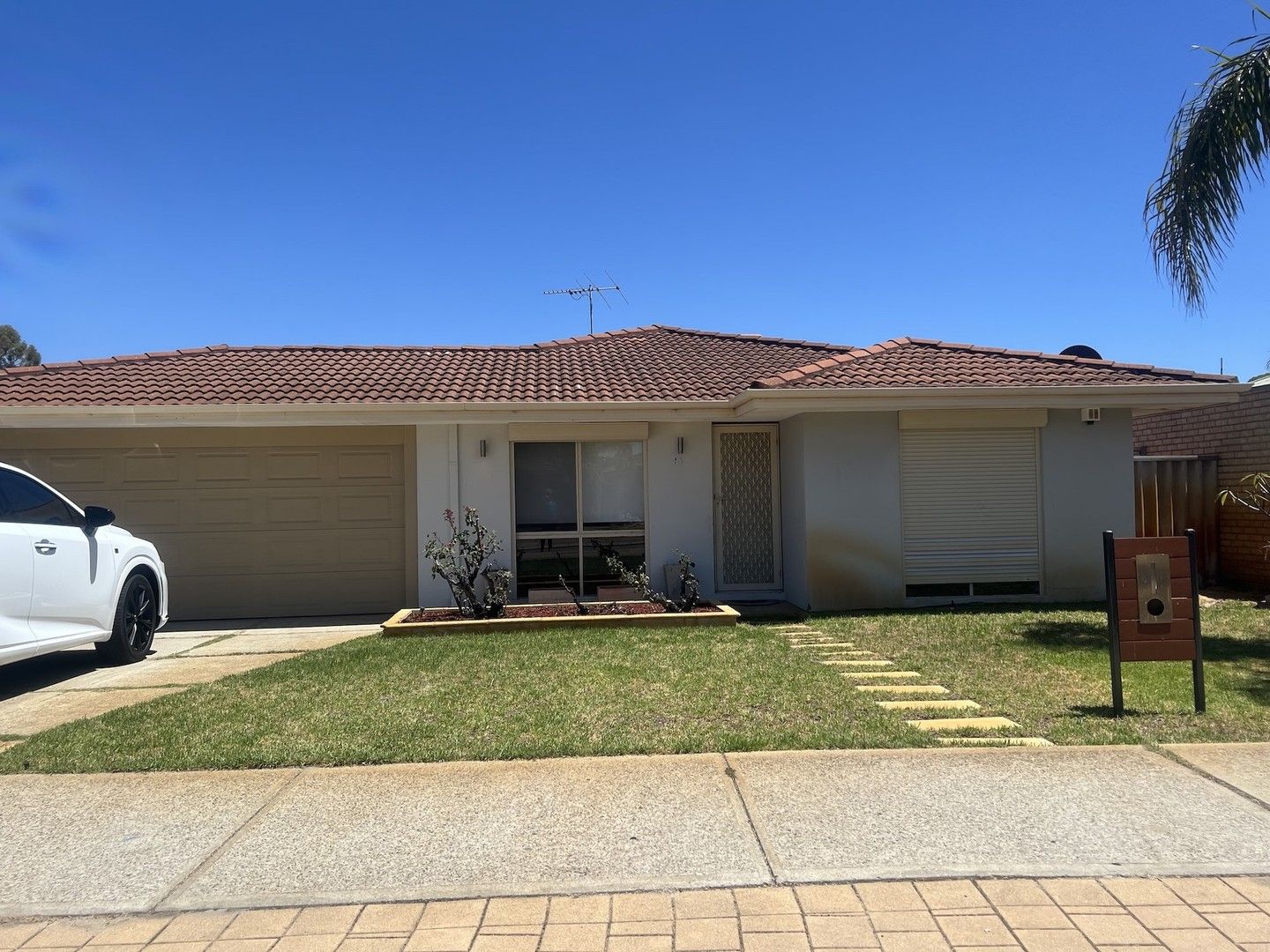 4 bedrooms House in 63 Badgingarra Gardens BALLAJURA WA, 6066