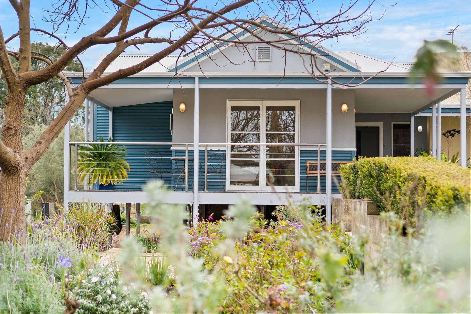 3 bedrooms House in 12 Lyndhurst Road KALAMUNDA WA, 6076