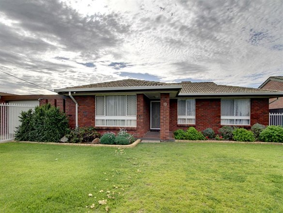 19 Weeroona Avenue, Port Noarlunga South SA 5167