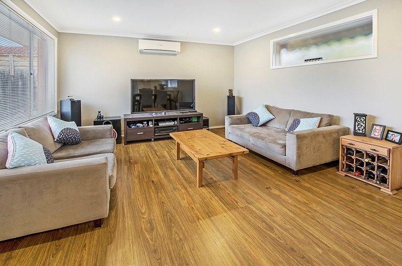 Unit 4, 27 Embankment Grove, Chelsea VIC 3196, Image 2