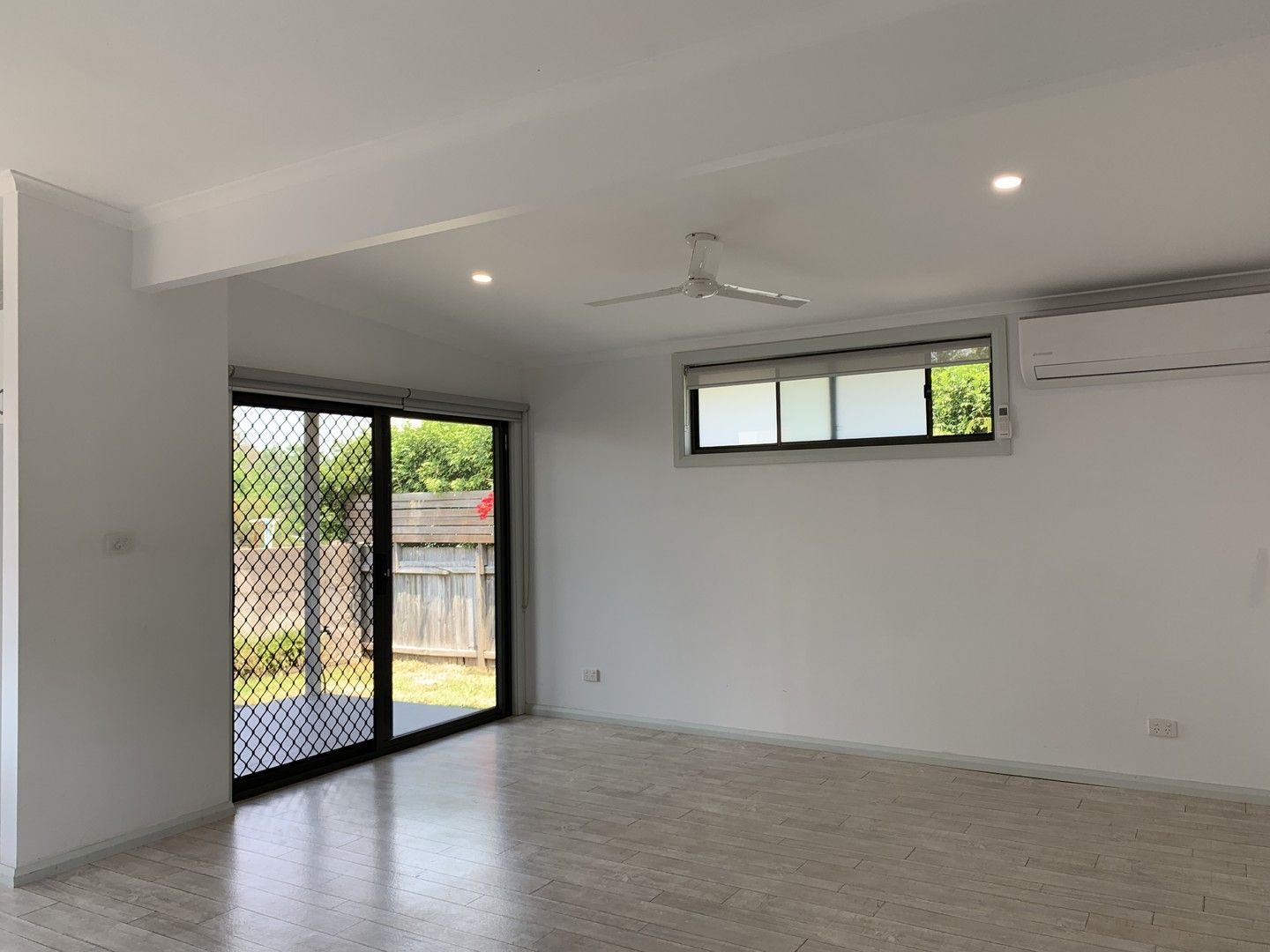 1 bedrooms House in 116A Powderworks Road ELANORA HEIGHTS NSW, 2101