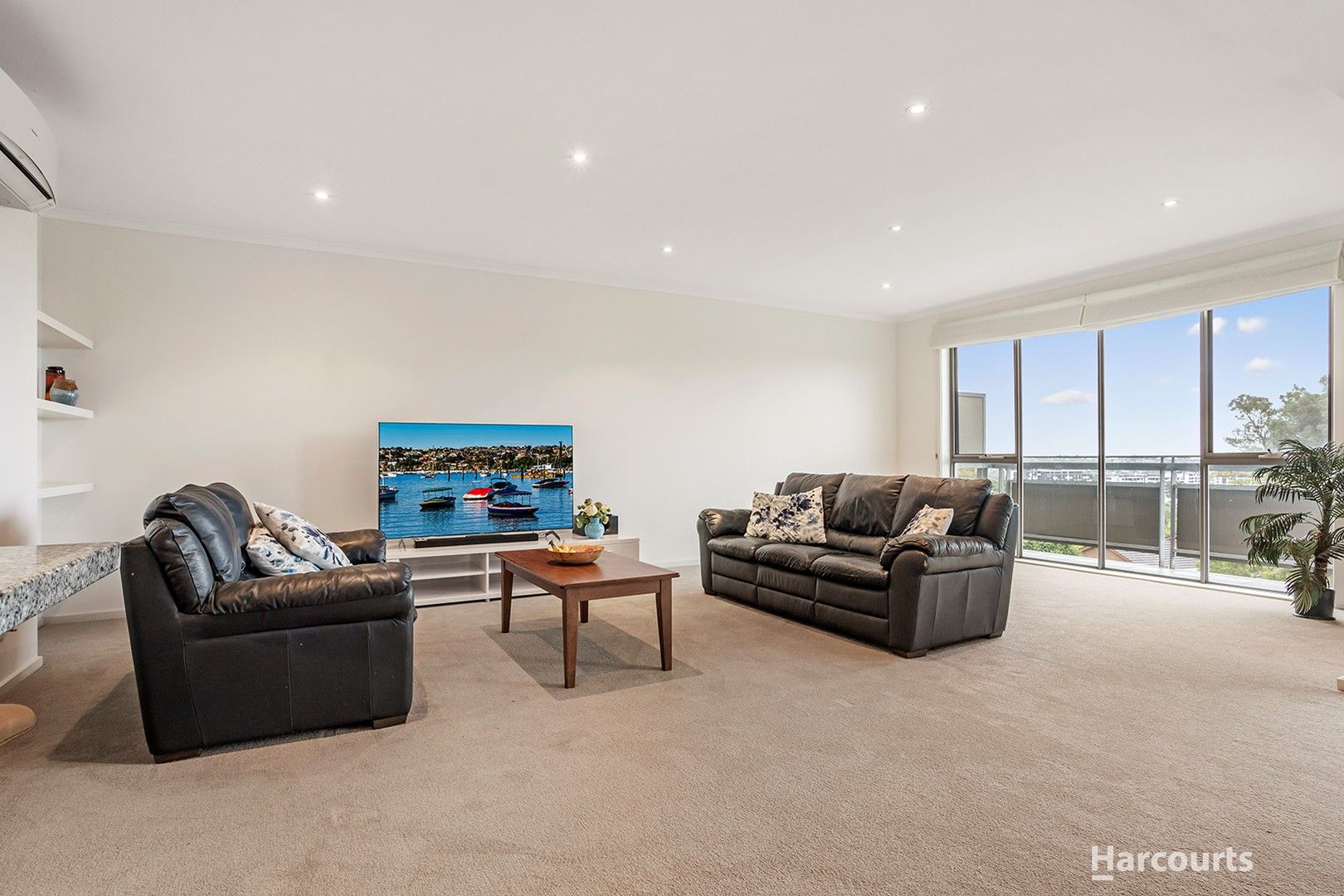 27/3 Sovereign Point Court, Doncaster VIC 3108, Image 0