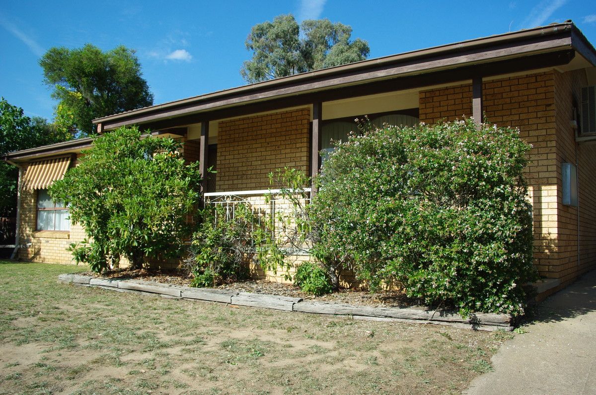 82 Onkaparinga Crescent, Kaleen ACT 2617, Image 2