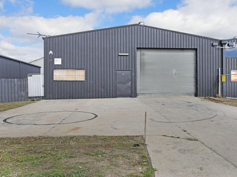 4 Lillian Court, NORTH GEELONG VIC 3215, Image 2