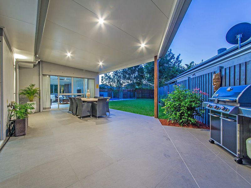 43 Torrens Crescent, Wakerley QLD 4154, Image 2