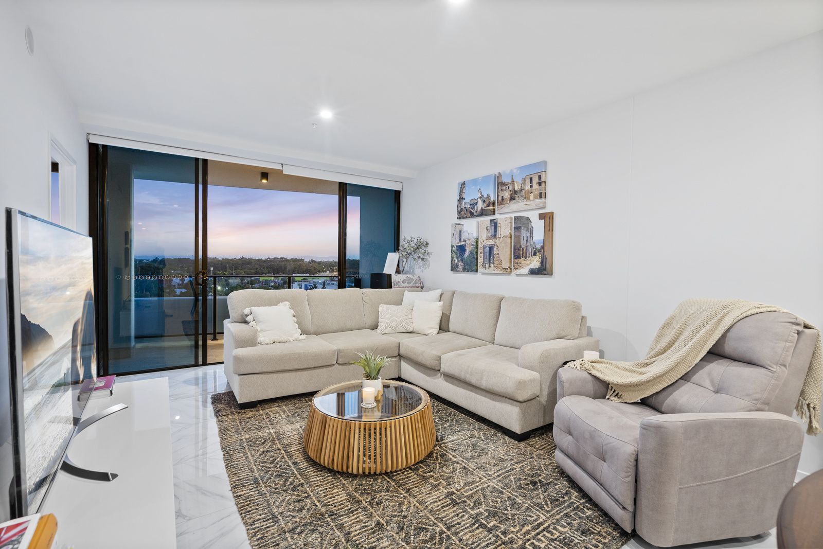 4710/5 Harbour Side Court, Biggera Waters QLD 4216, Image 2