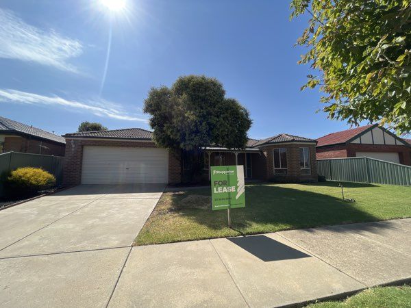 3 bedrooms House in 15 Sunbury Road SHEPPARTON VIC, 3630
