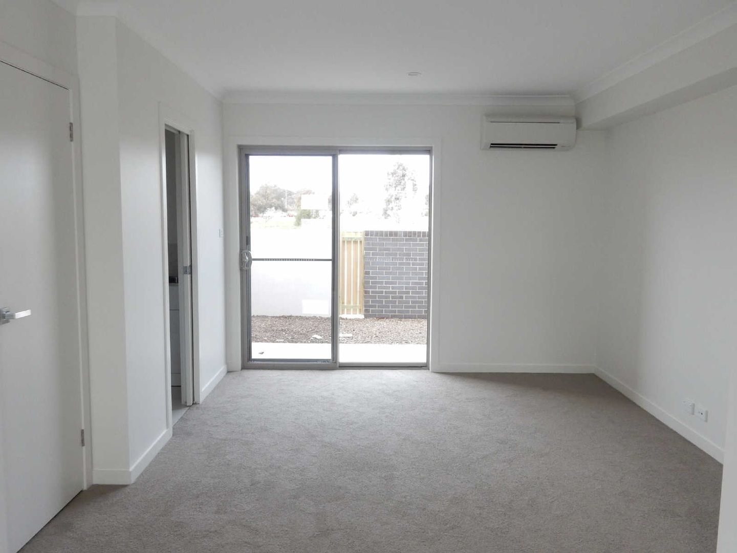 Unit 22/8 Henry Kendall Avenue, Franklin ACT 2913, Image 2