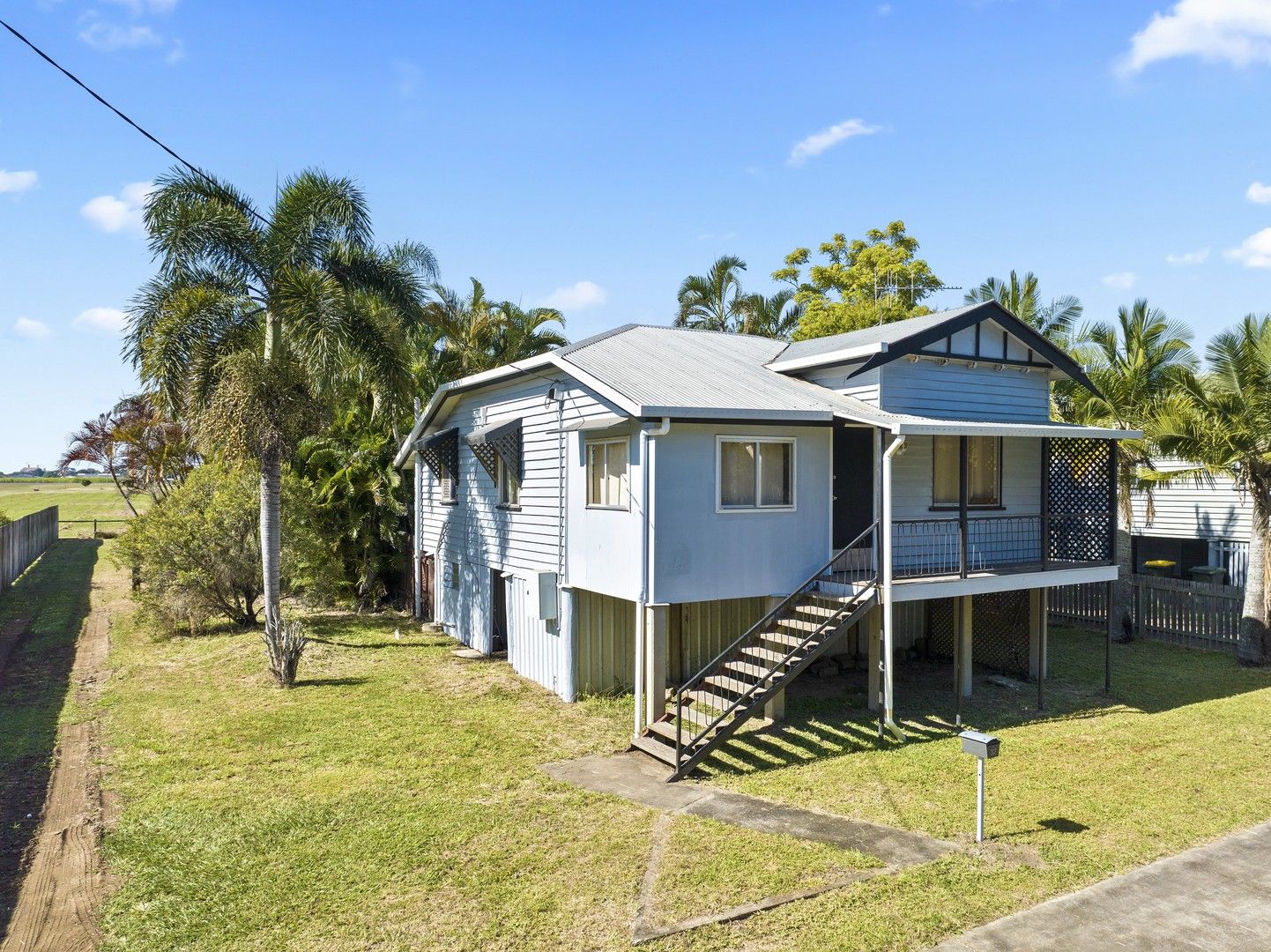 3 bedrooms House in 32 Hinkler Avenue BUNDABERG NORTH QLD, 4670