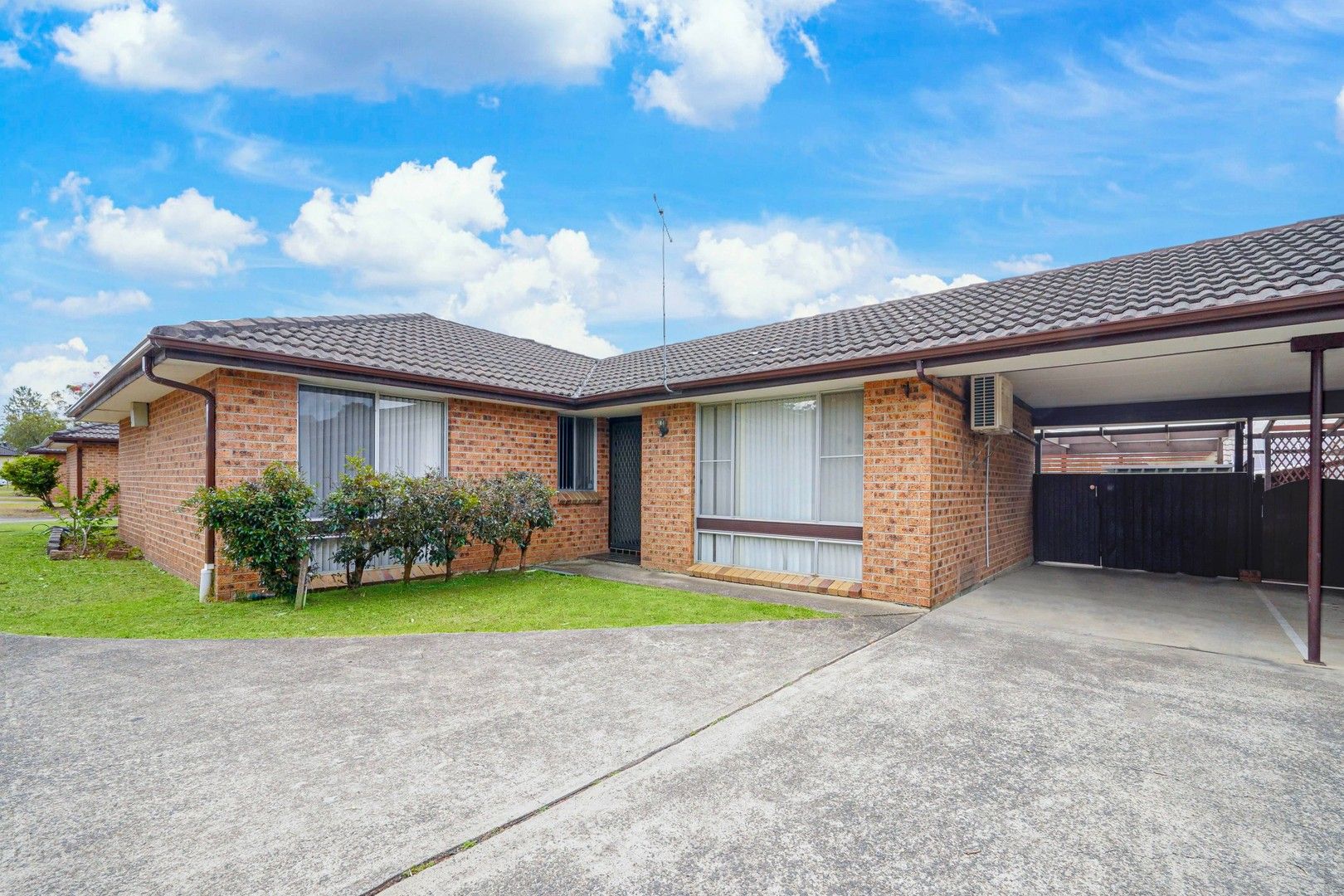 2 bedrooms Villa in 5/21 Second Ave MACQUARIE FIELDS NSW, 2564