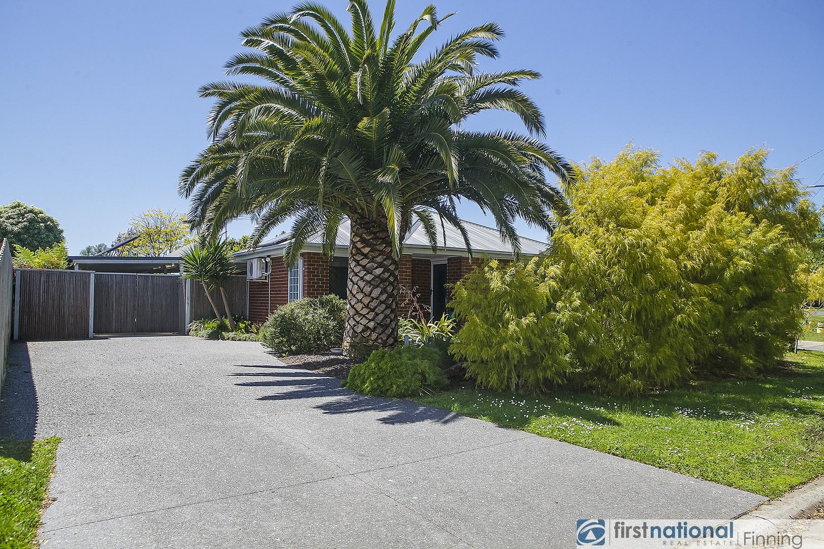 18 Caroline Crescent, Cranbourne West VIC 3977, Image 0