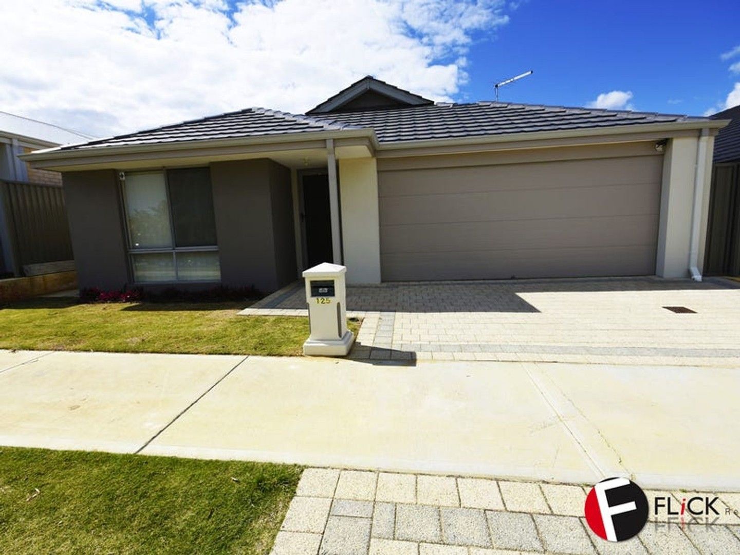 4 bedrooms House in 125 Aviator Boulevard CLARKSON WA, 6030