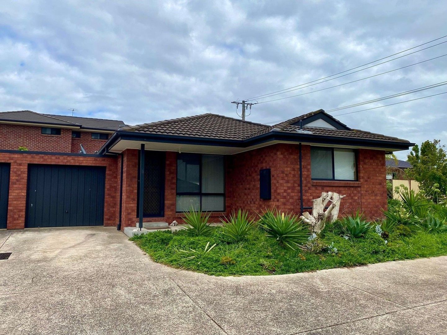 2 bedrooms Apartment / Unit / Flat in 4/23 Beaumont Court SYDENHAM VIC, 3037