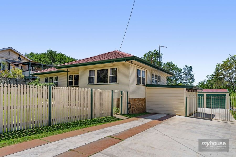 275 South Street, South Toowoomba QLD 4350