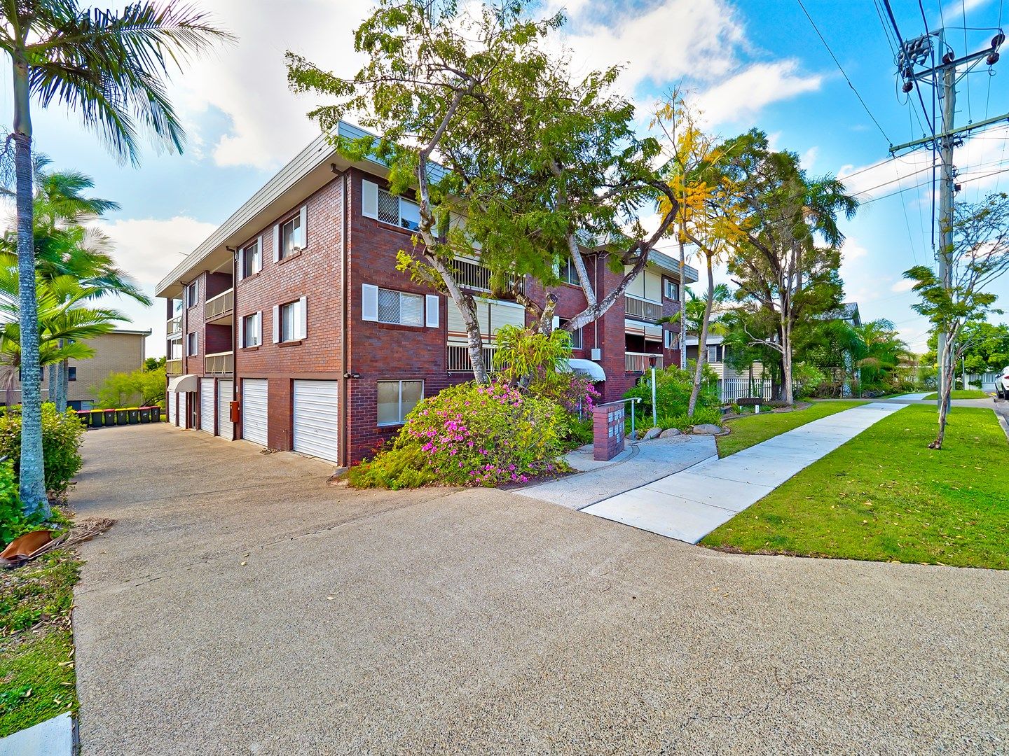 2 bedrooms Apartment / Unit / Flat in 7/24 Beet Street COORPAROO QLD, 4151