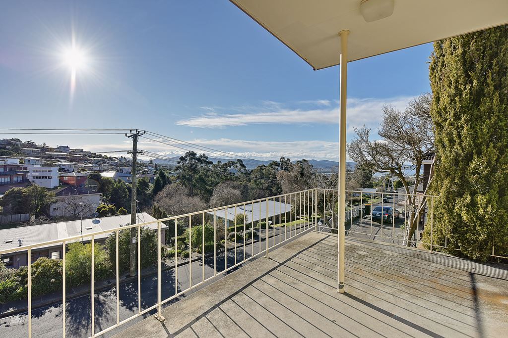 27 Clift Street, Mount Stuart TAS 7000, Image 1