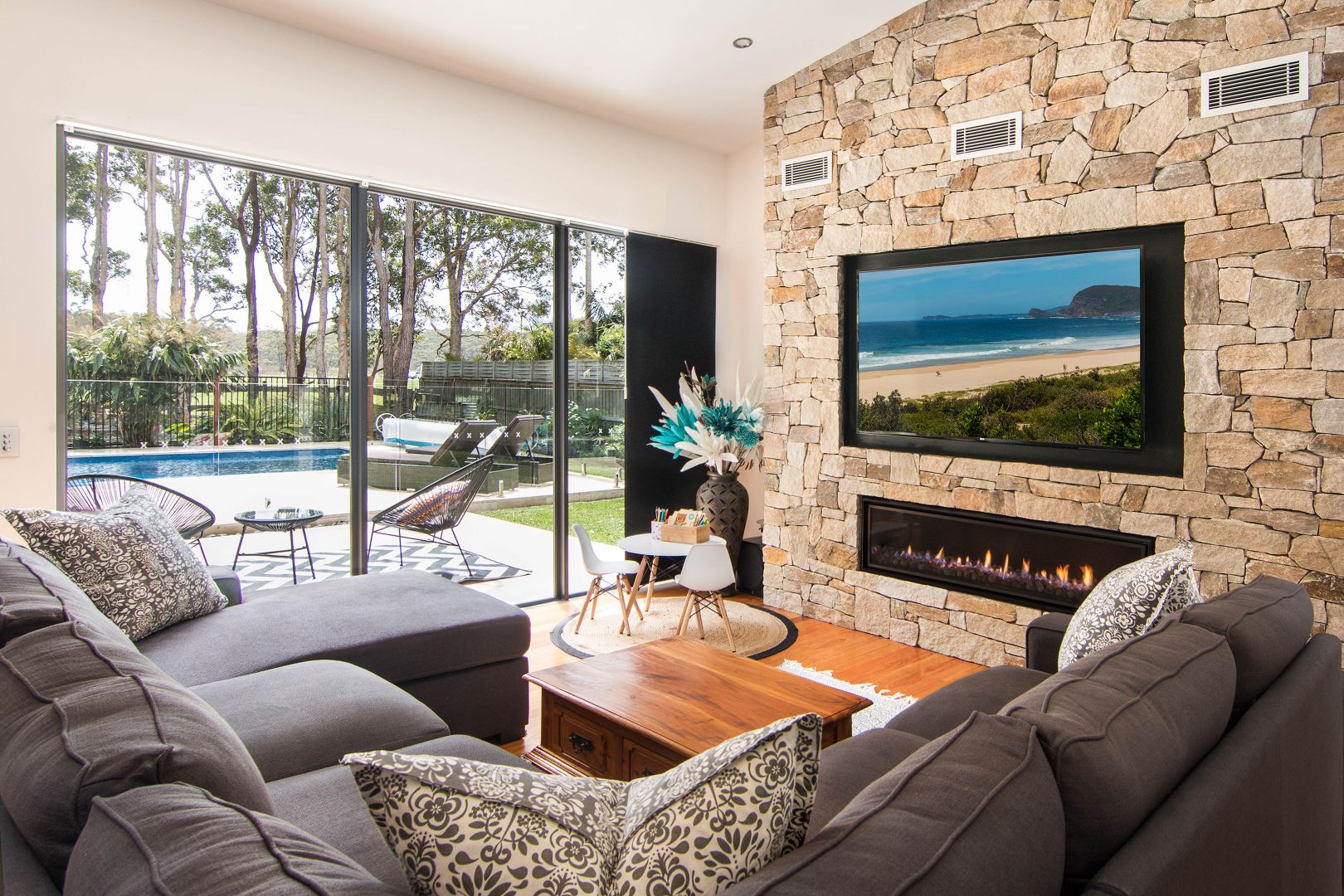 54 Belbourie Crescent, Boomerang Beach NSW 2428, Image 2