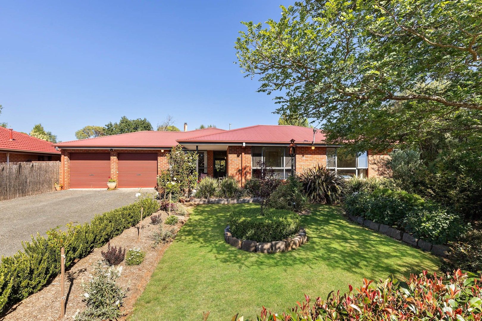 27 Stuart Drive, Woodend VIC 3442, Image 0