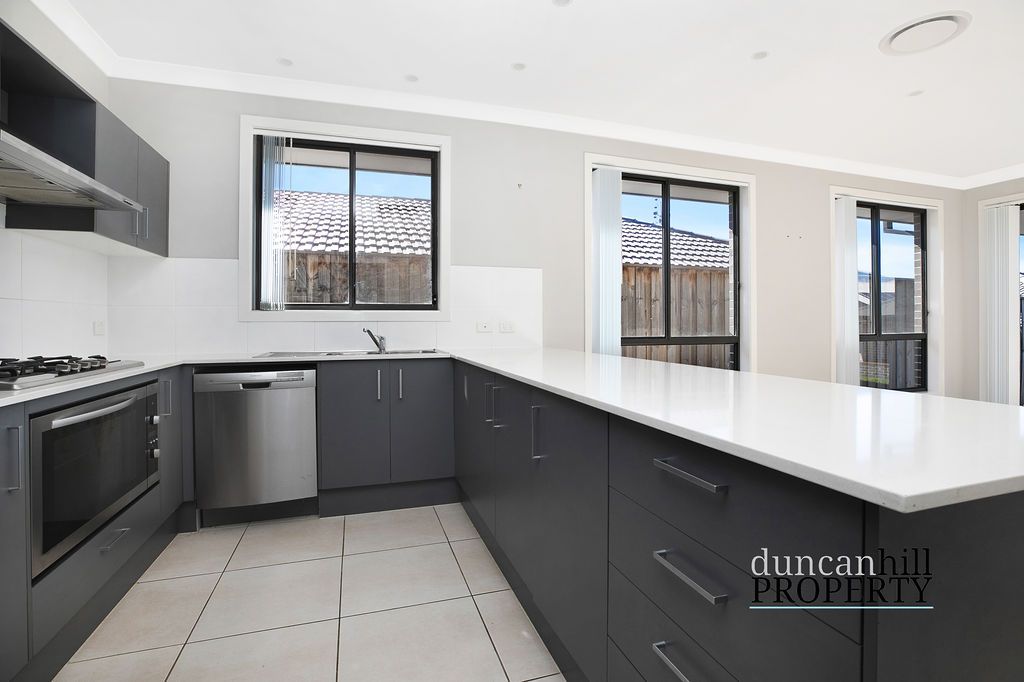 31 De Lauret Street, Renwick NSW 2575, Image 2