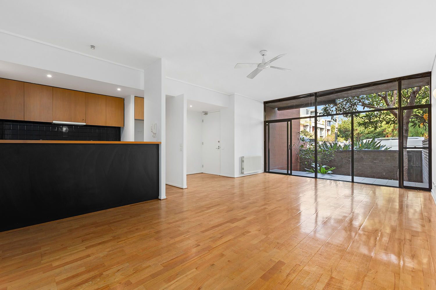 1/19 St Leonards Avenue, St Kilda VIC 3182, Image 2