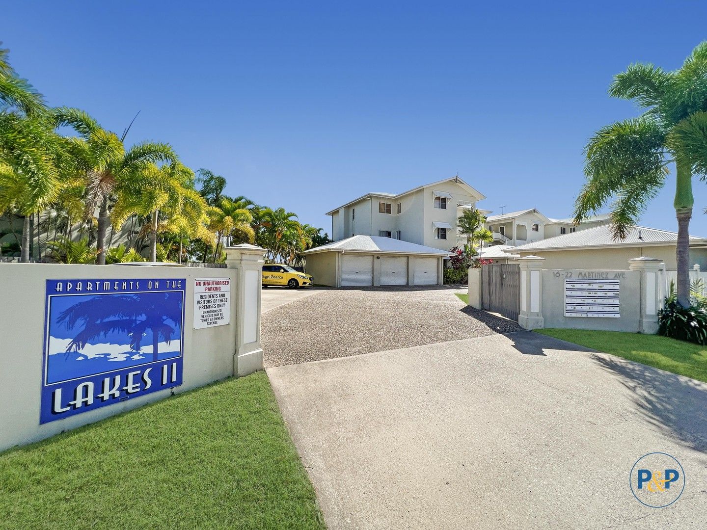 2 bedrooms House in 4/16-22 Martinez Avenue WEST END QLD, 4810